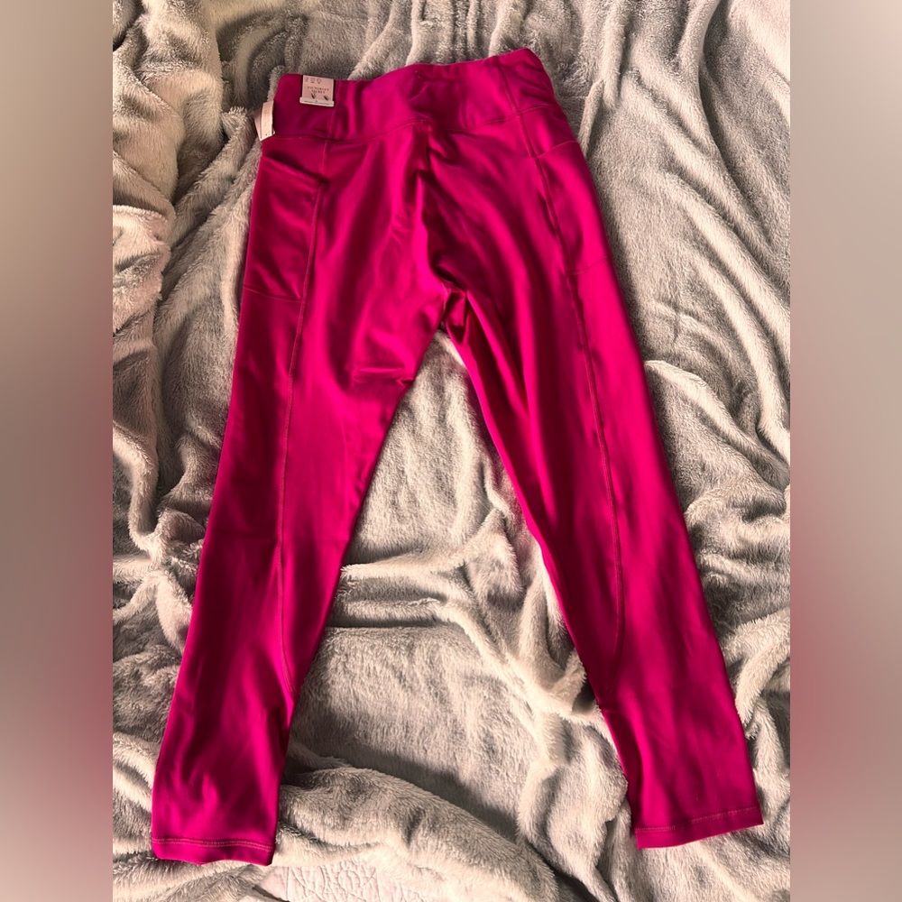 Victoria’s Secret incredible essential legging, pink, NWT, size 16